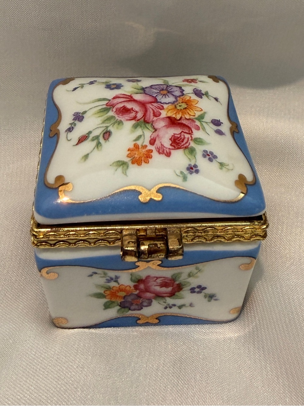 Porcelain Floral Trinket Box
